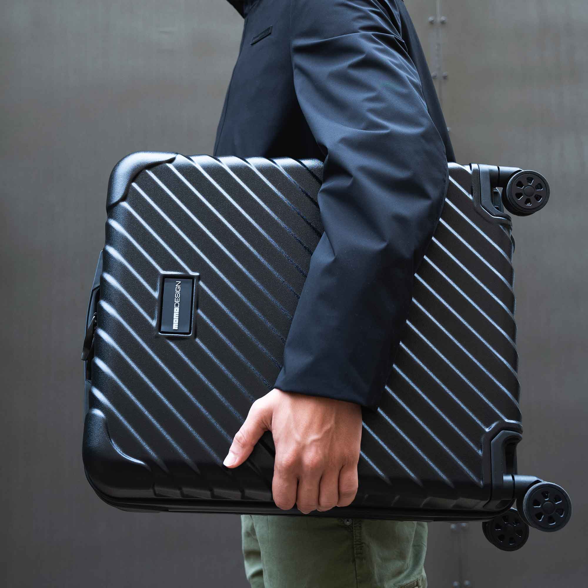 MOMODESIGN Trolley Cosmo S nero opaco con rigatura 3d - Image 8