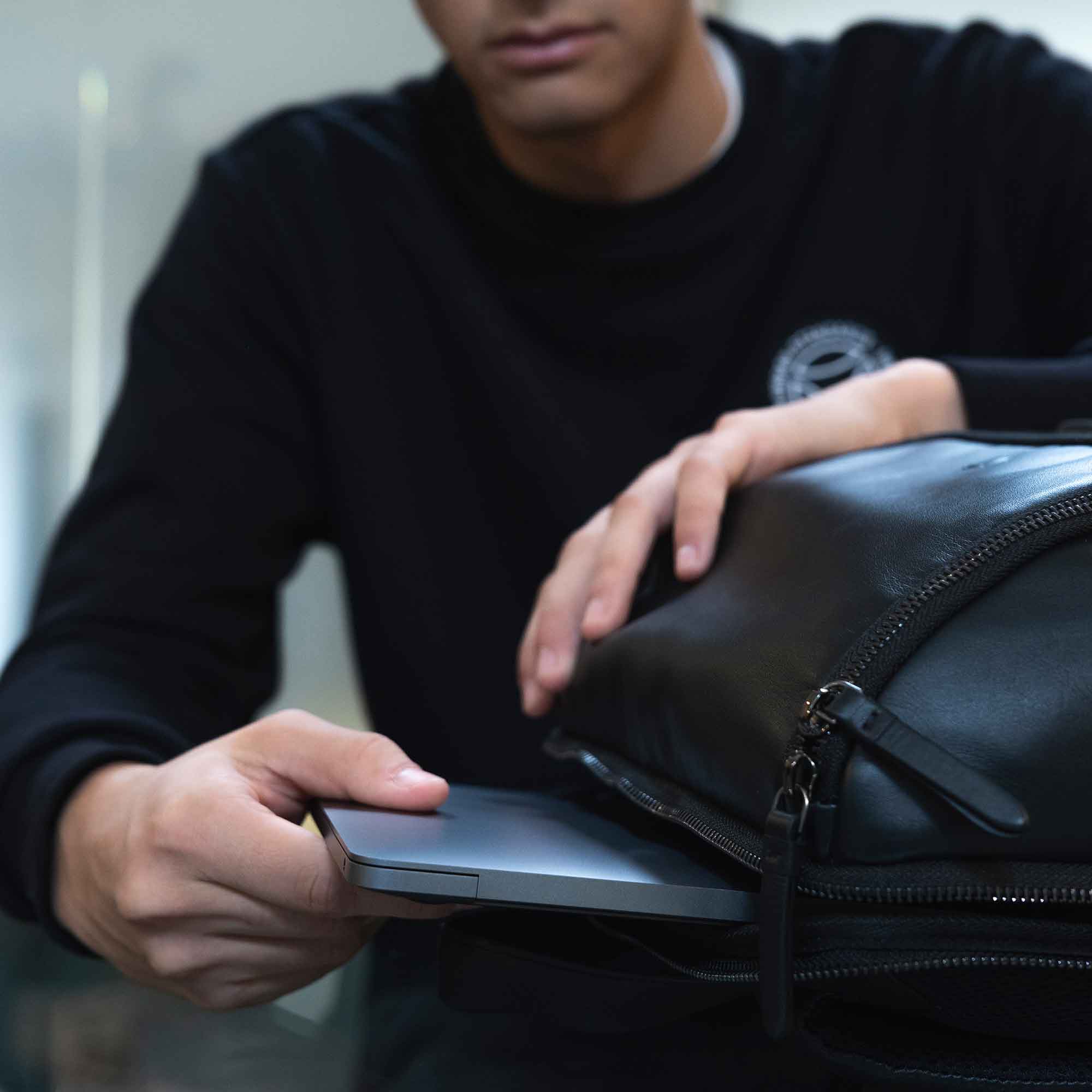 Momodesign Zaino Business Logo due tasche in pelle nera - Image 7