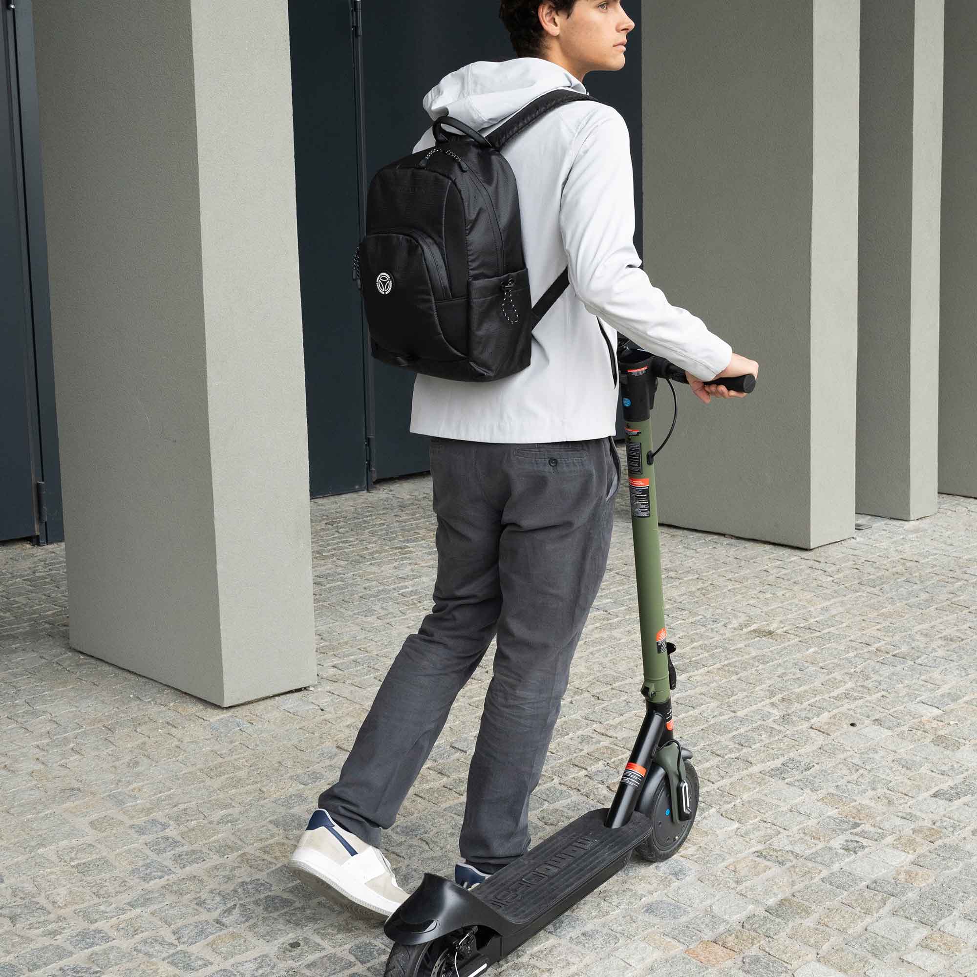 Momodesign Zaino Sportivo Adventure tasca frontale nero - Image 11